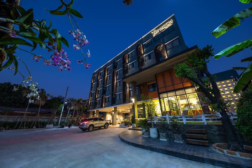 โรงแรมต้นเงิน Khon Kaen Buitenkant foto